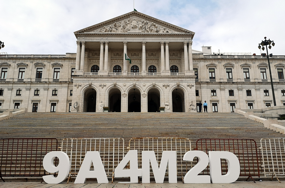 Governo desconsidera Assembleia da República, não cumpre a lei da negociação e desvaloriza trabalho dos docentes portugueses