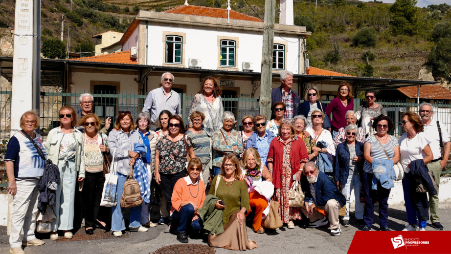 Aposentados SPZN em passeio de comboio pela Linha do Douro